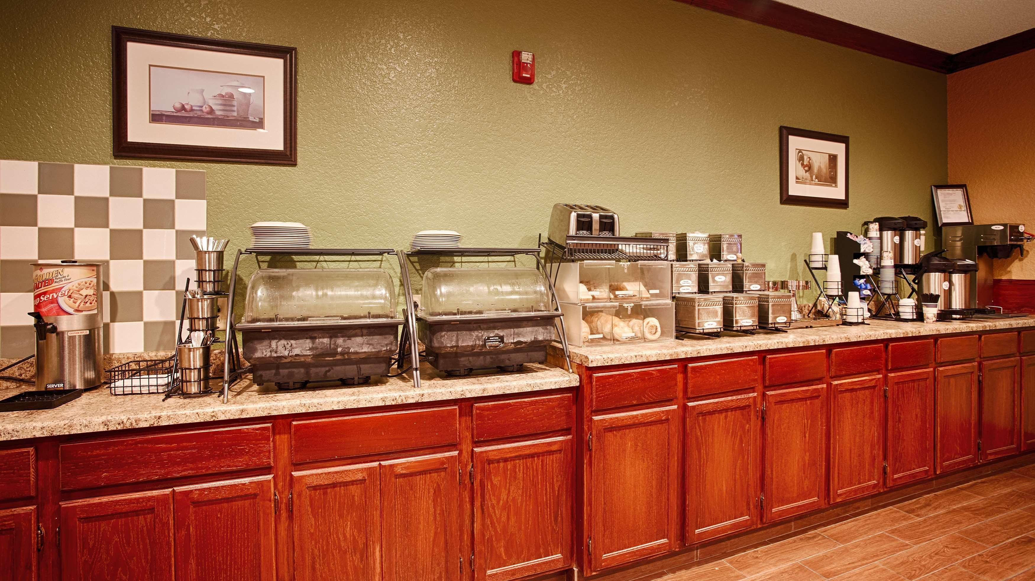 Pioneer Inn & Suites Grinnell Extérieur photo