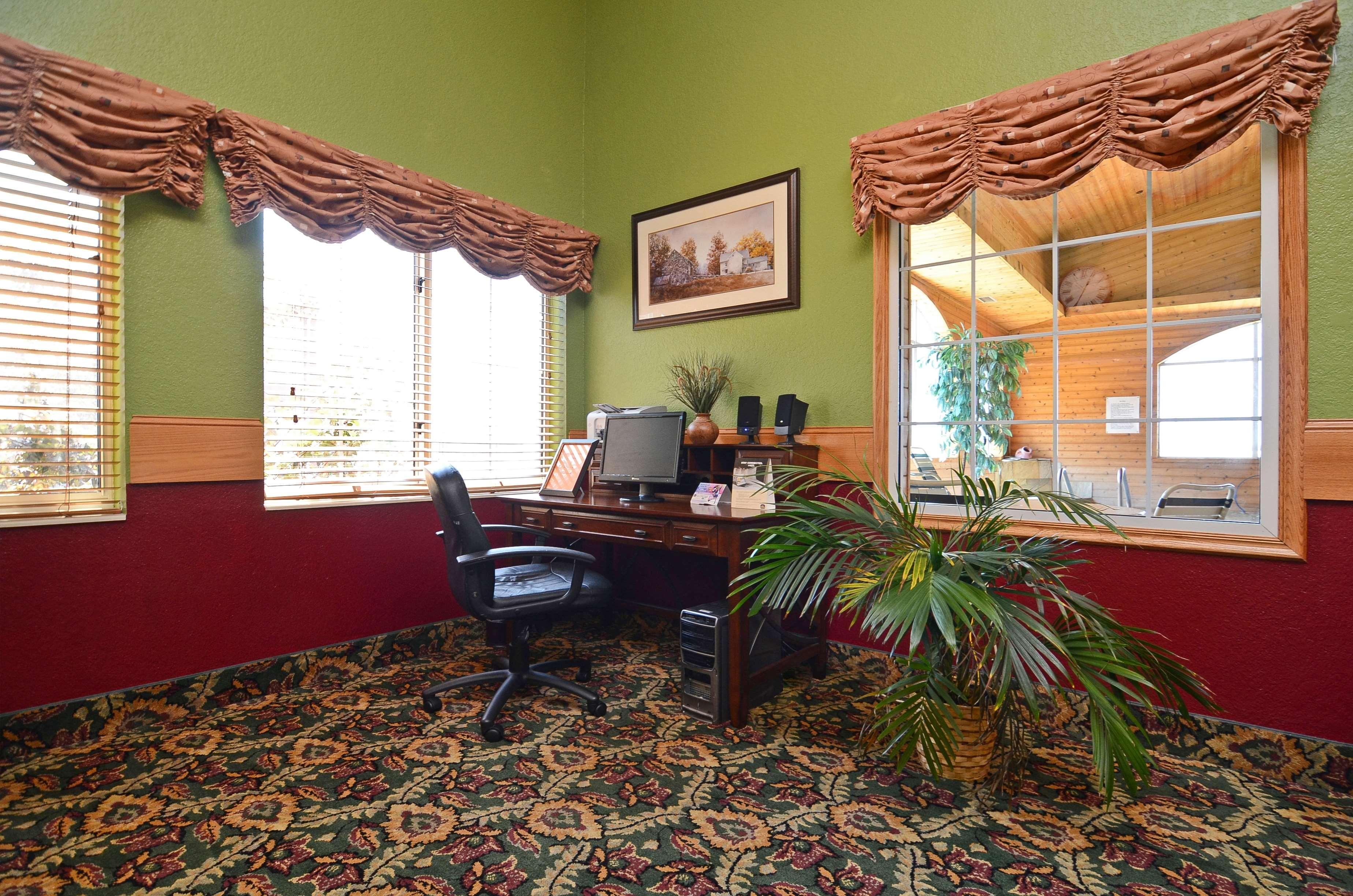 Pioneer Inn & Suites Grinnell Business photo