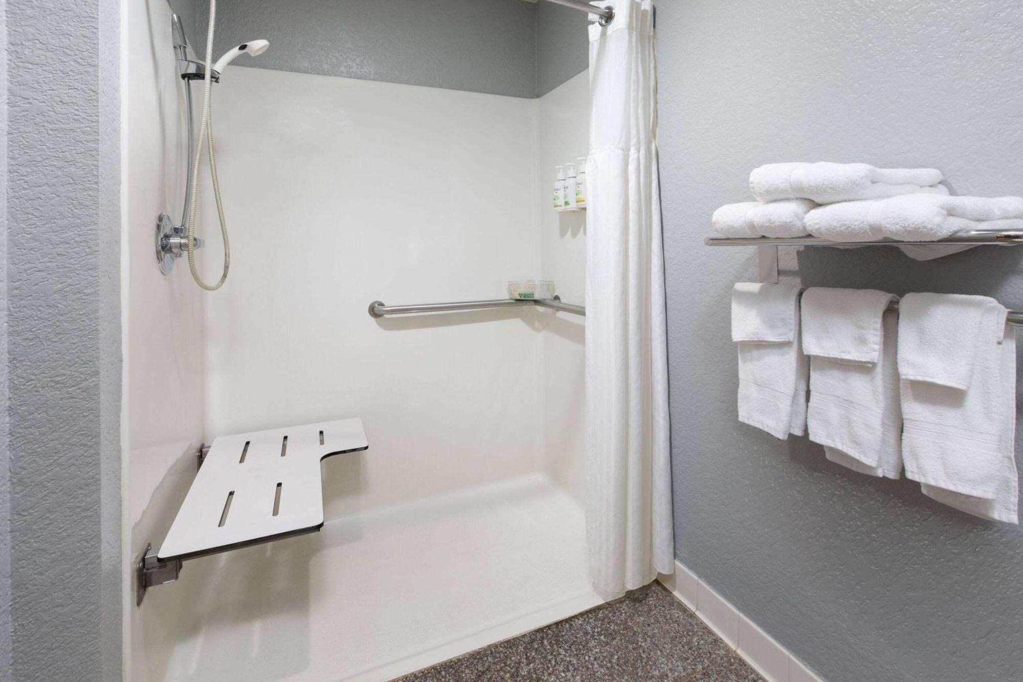 Pioneer Inn & Suites Grinnell Extérieur photo