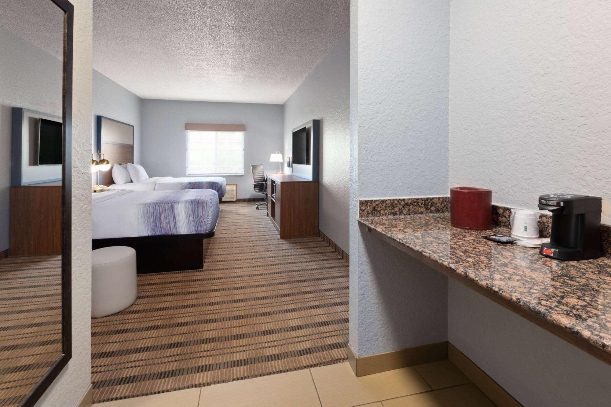 Pioneer Inn & Suites Grinnell Extérieur photo