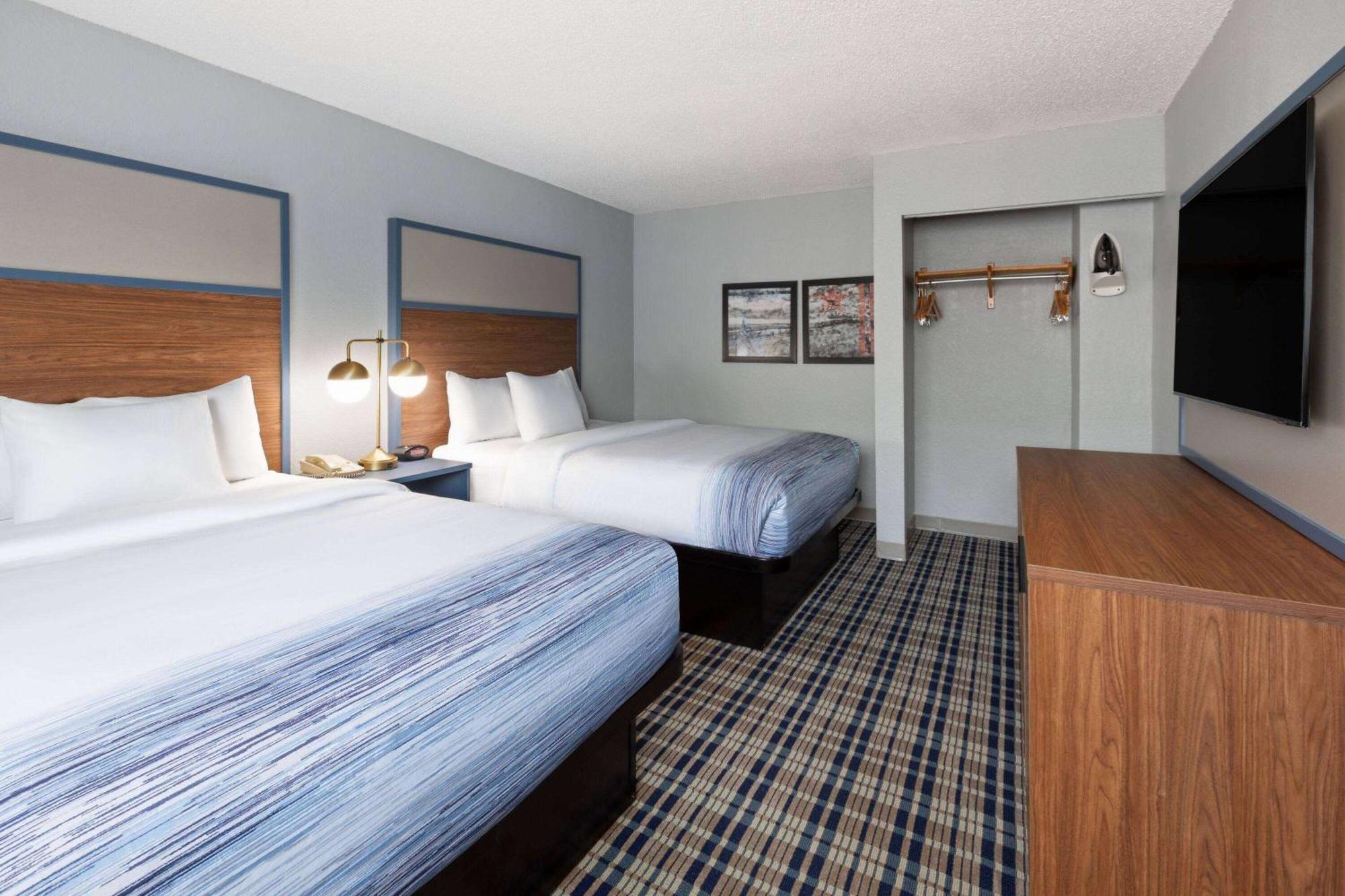 Pioneer Inn & Suites Grinnell Extérieur photo