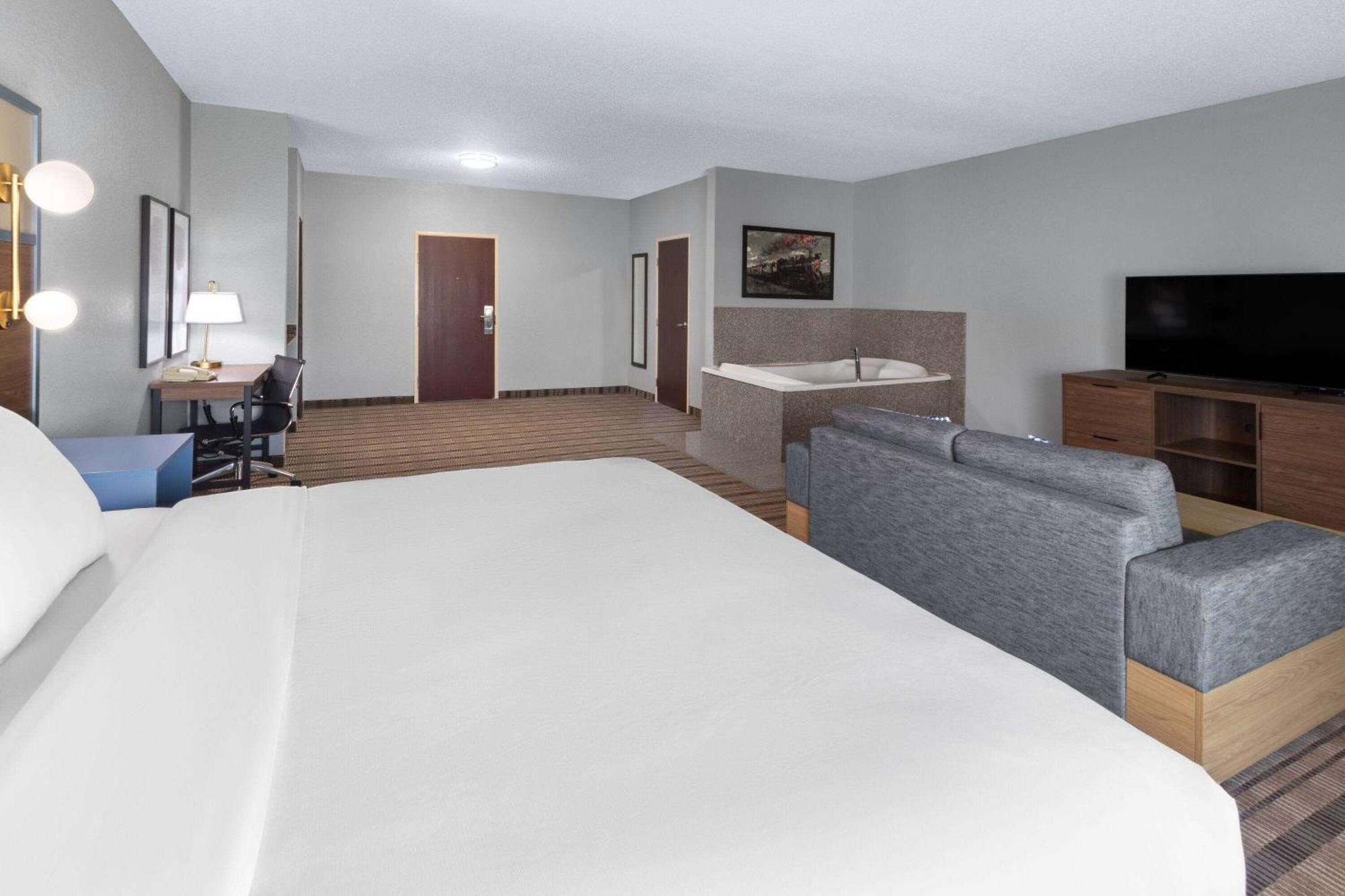 Pioneer Inn & Suites Grinnell Extérieur photo