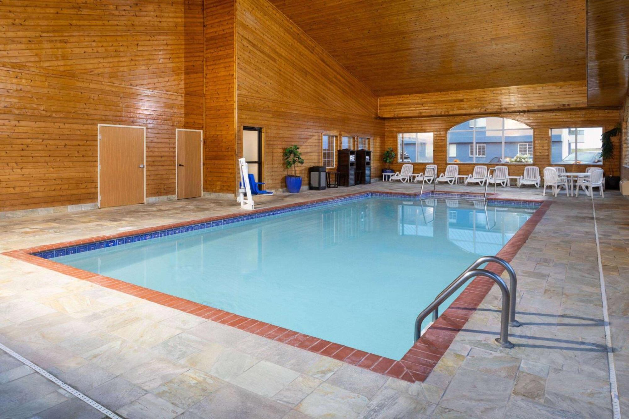 Pioneer Inn & Suites Grinnell Extérieur photo