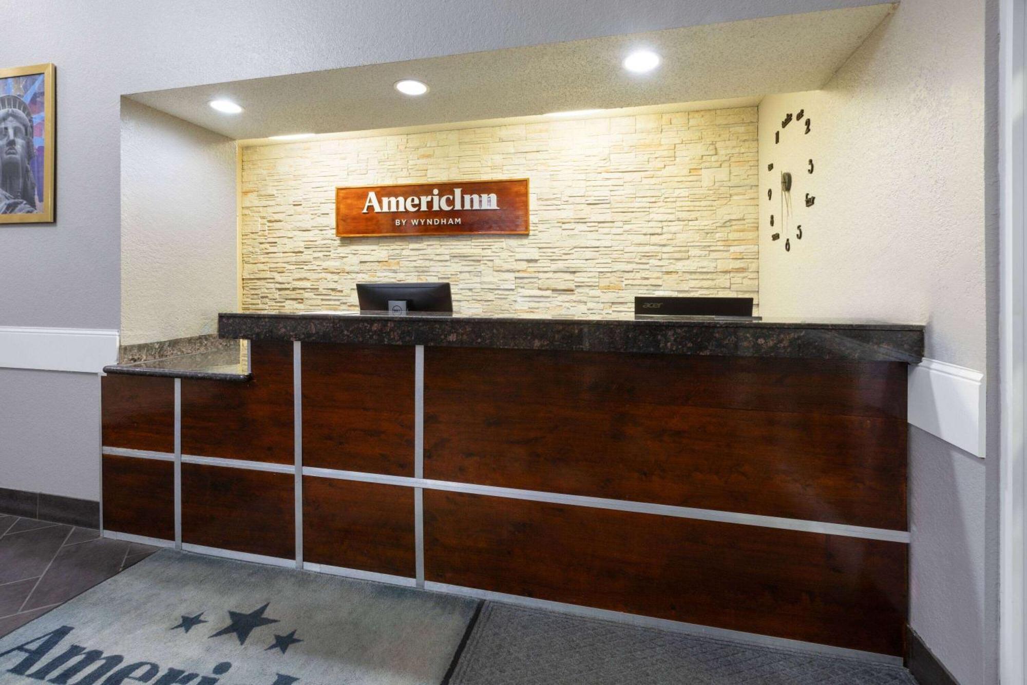 Pioneer Inn & Suites Grinnell Extérieur photo