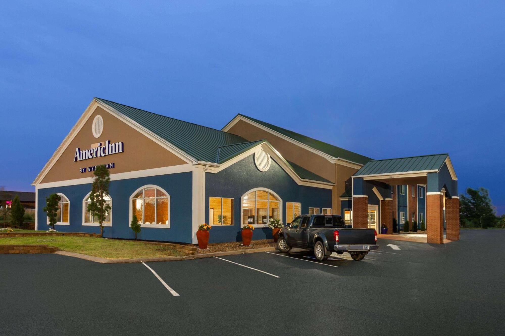 Pioneer Inn & Suites Grinnell Extérieur photo