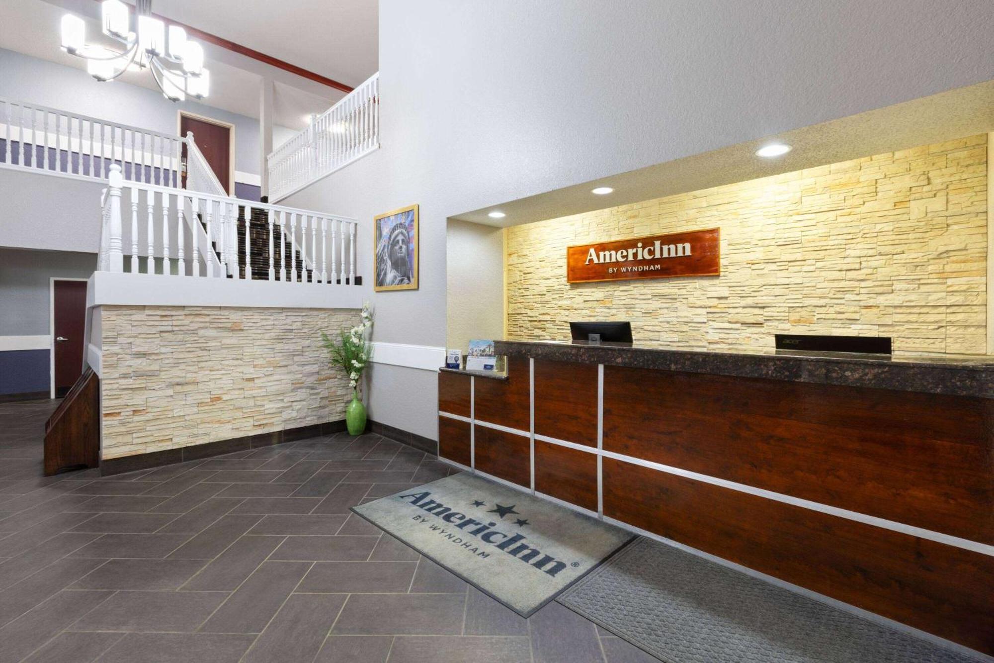 Pioneer Inn & Suites Grinnell Extérieur photo