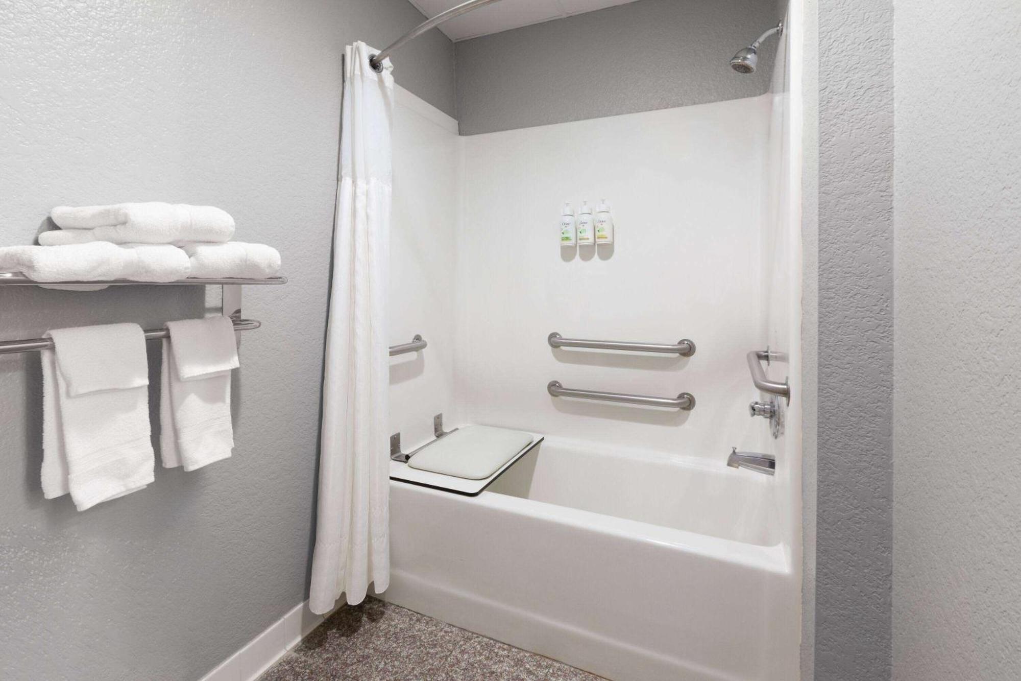 Pioneer Inn & Suites Grinnell Extérieur photo